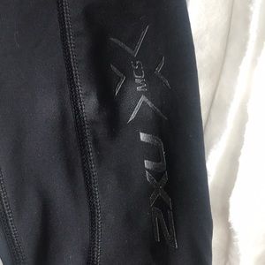 2XU compression leggings
